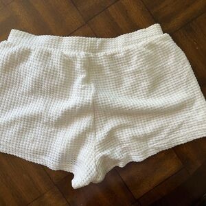 Cute white shorts very good condition